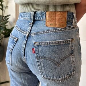 Vintage Levi’s 501 2000 button fly 28x32 batwing USA